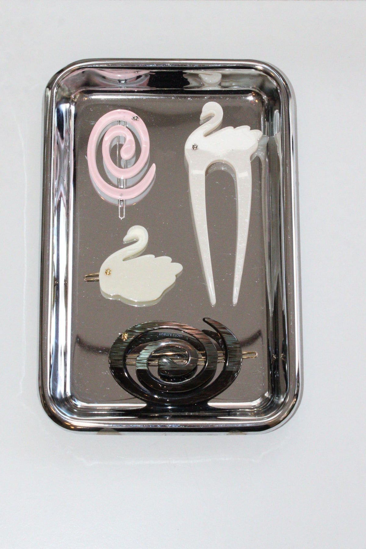 TURTLE STORY SWAN HAIR PIN