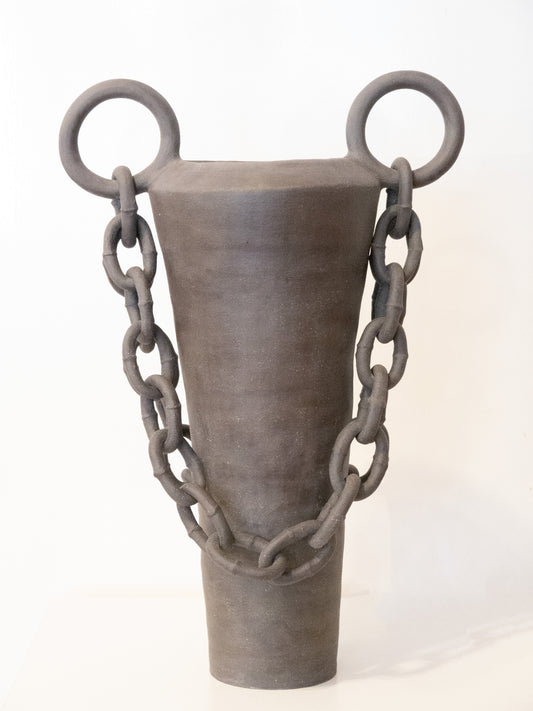 CHAIN CERAMIC VASE