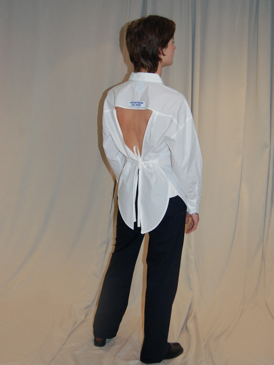 WHITE SHIRT WITH OPEN BACK