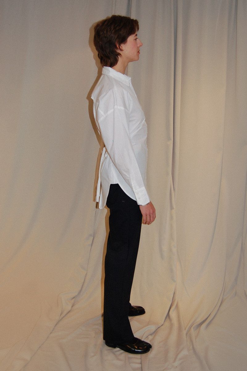 WHITE SHIRT WITH OPEN BACK