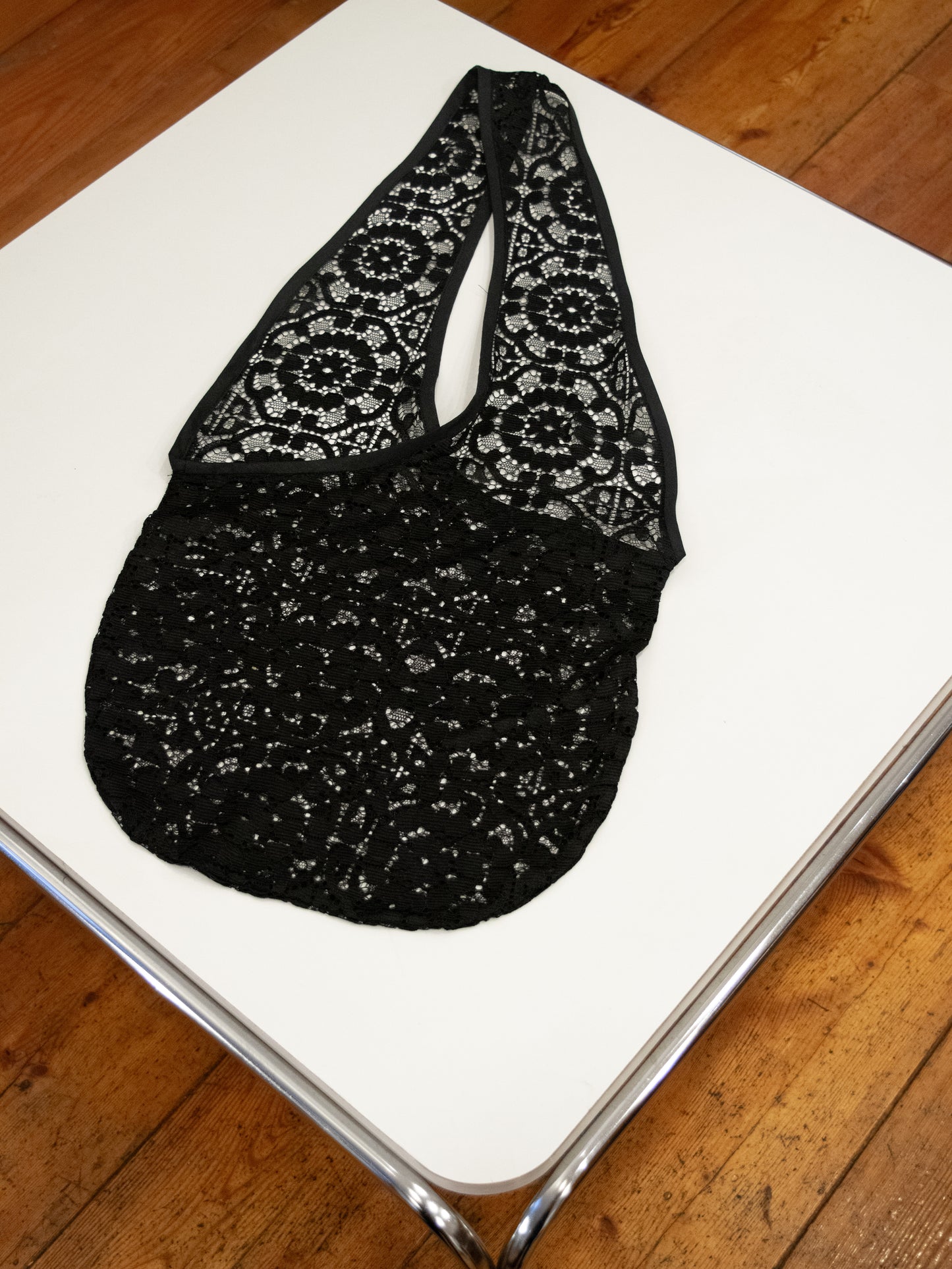 BLACK LACE SHOPPER