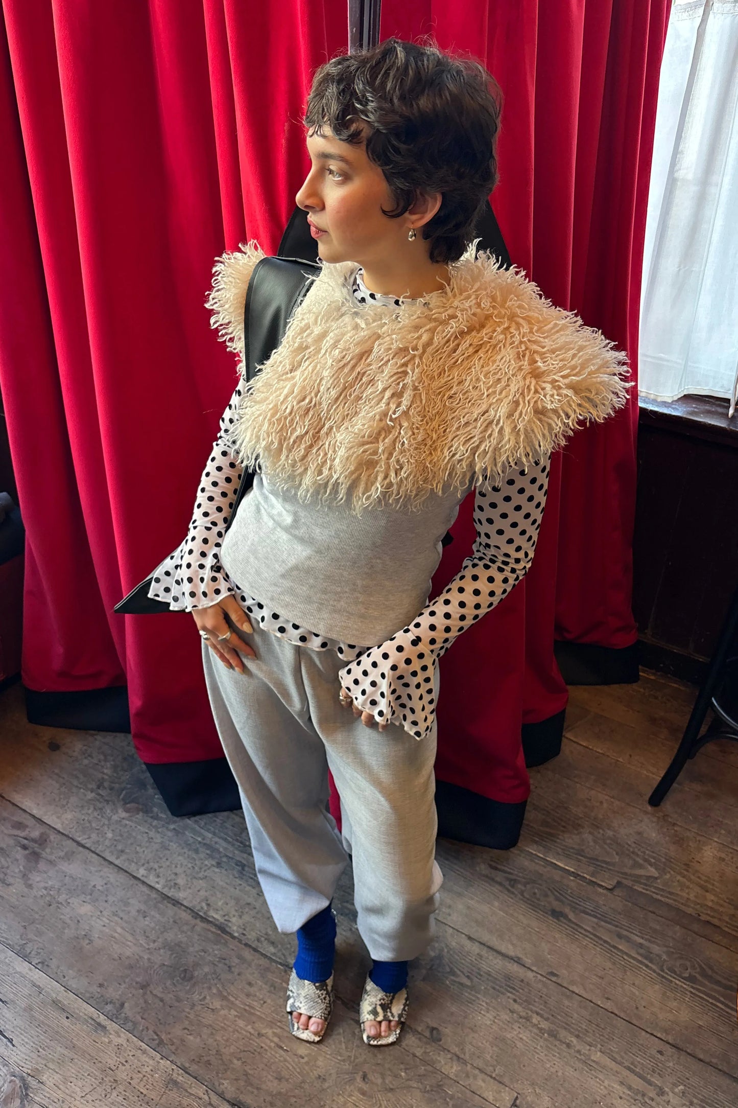 FAUX FUR COLLAR